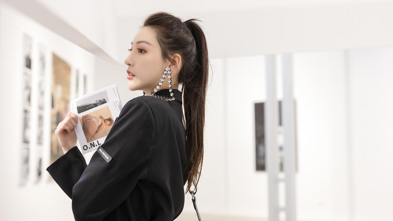 男生和女生一起打拔萝卜的游戏叫什么:  团结协作，拔出丰收的秘密